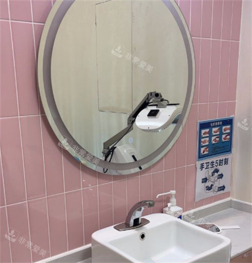 昆明海木整形是不是正规整形医院？正规医院资质全，是非常值得放心的整形医院！