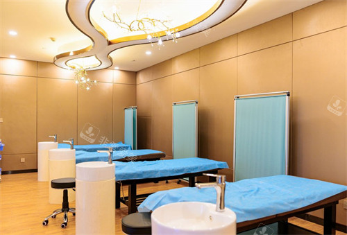 昆明娇点整形美容医院治疗室