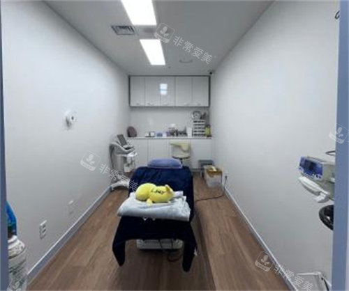 JD皮肤科操作室