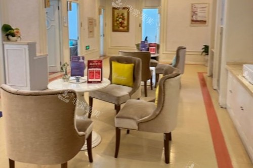 上海仁爱整形医院候诊区