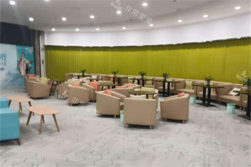 武汉佰视佳眼科休息候诊区