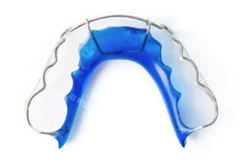 牙齿保持器示意图