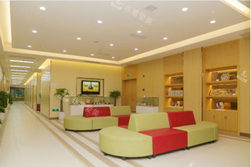 成都九龙医院治疗等待区