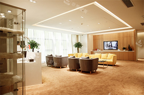 昆明艺星医疗美容医院等待区