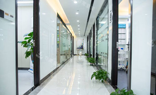 杭州德贝口腔走廊环境图