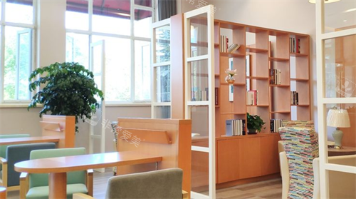 北京嘉禾医疗美容休息区一角