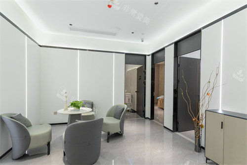 汕头曙光医疗美容候诊区