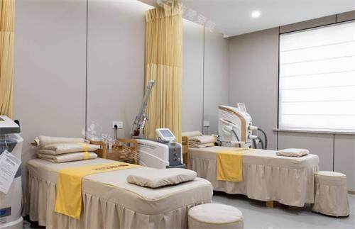 江阴红房子医疗美容治疗室