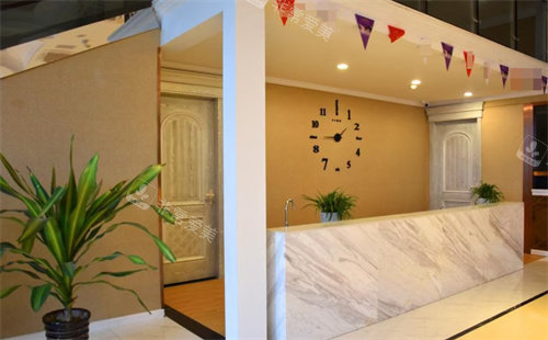 合肥崔勁松醫(yī)療美容新地店前臺(tái) 合肥崔勁松醫(yī)療美容新地店前臺(tái)