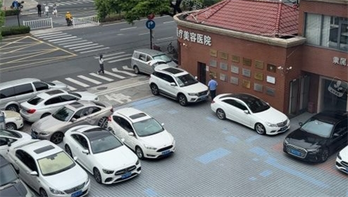 杭州時(shí)光整形停車場(chǎng)