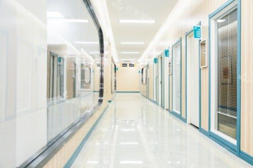 石家庄复明眼科医院走廊.jpg