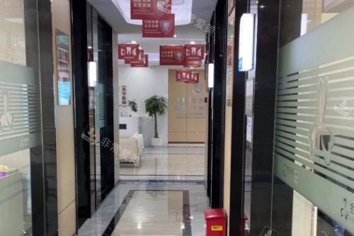 常州金铂利天宁店走廊.jpg
