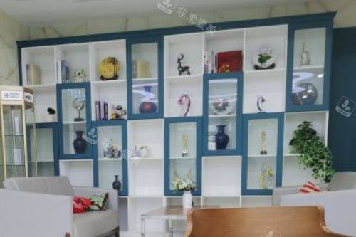 宿迁泗洪众迪口腔门诊部展示区.jpg