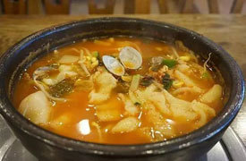 【韩国美食】冬季寻找美味的面片汤