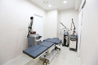 韩国黄金G整形外科皮肤科激光室照片