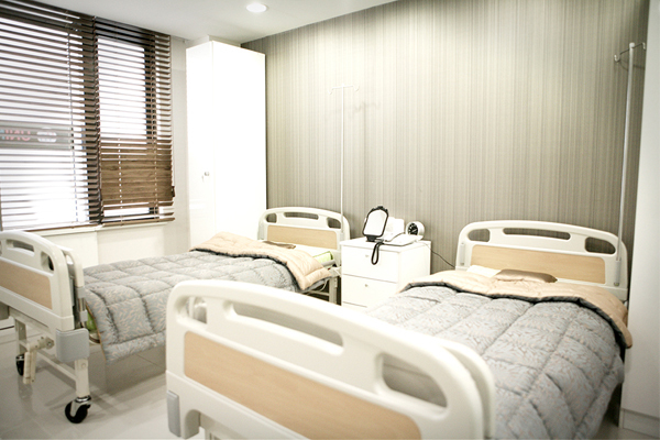 韩国UNIMEDI整形外科恢复室照片