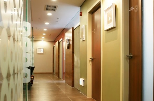 韩国Clean N 皮肤科医院走廊照片