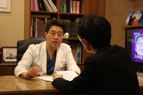 采访韩国专做鼻部整形的崔宇植院长
