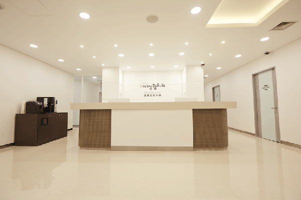 韩国差异(chai)整形外科大厅