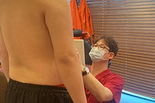 韩国男士缩胸手术多少钱？哪家整形医院能做女乳症抽脂？