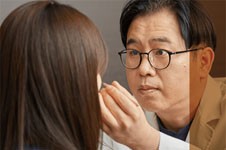 韓國歌柔飛整形醫院做雙眼皮怎么樣，樸鍾喆做眼睛很出名!