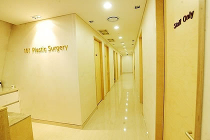 韩国101整形外科医院走廊