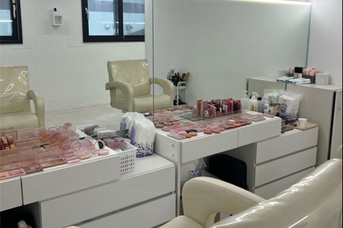 韩国MUPSY弘大店化妆区