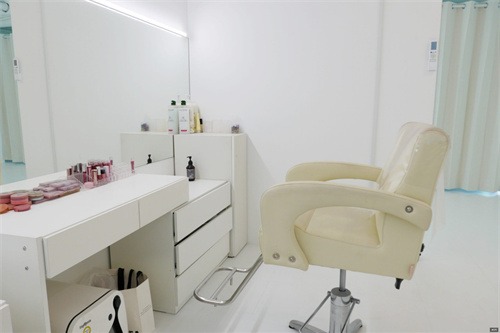 韩国MUPSY弘大店化妆台