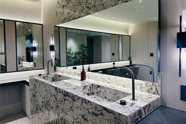 韩国genius整形皮肤科釜山西面店洗手间