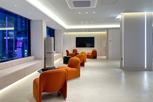 韩国genius整形皮肤科釜山西面店等候区