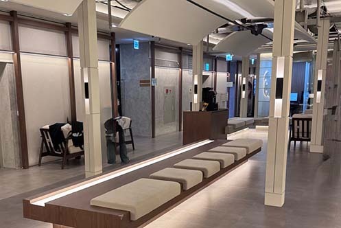 韩国可丽皮肤科弘大店等候区图