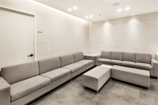 韩国桔艺菲Jfeel皮肤科弘大店等候区环境图