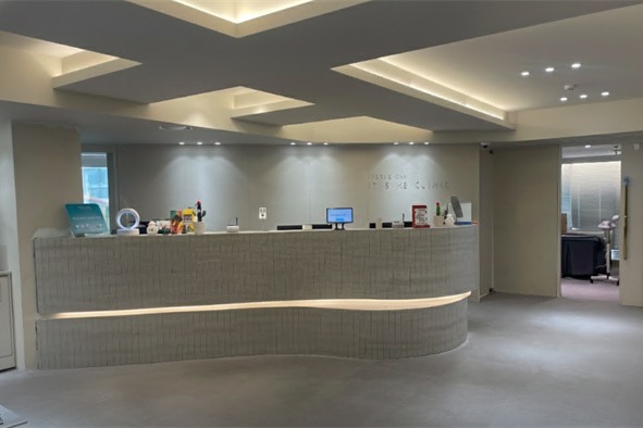 韩国it's me皮肤科前台环境图示