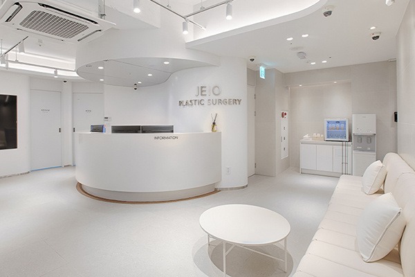 韩国釜山jeio整形外科等大厅