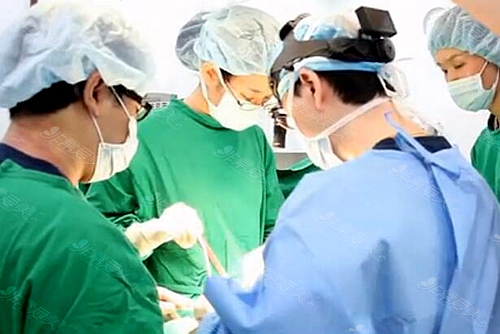 韩国爱宝整形医院双鄂手术时姐姐拍的照片