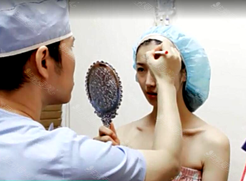 韩国芙莱思整形医院脂肪填充，凹陷苦瓜脸年轻10岁变萌妹
