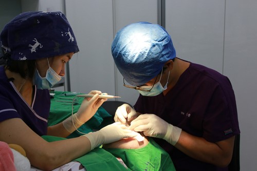 韩国清潭优切开双眼皮鼻综合整形手术过程大揭秘