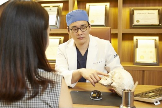 韩国DA李相雨院长解读下巴整形手术后有后遗症吗？