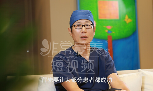 韩国清潭第一成镇模访谈视频 韩国清潭第一成镇模访谈视频
