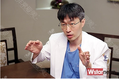 韩国JK金成植做眼鼻轮廓吗？他在韩国口碑如何是老医生吗？
