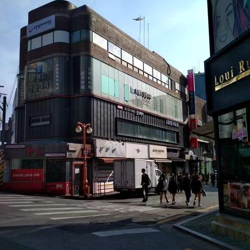 走访五家韩国医院时路上的街景图