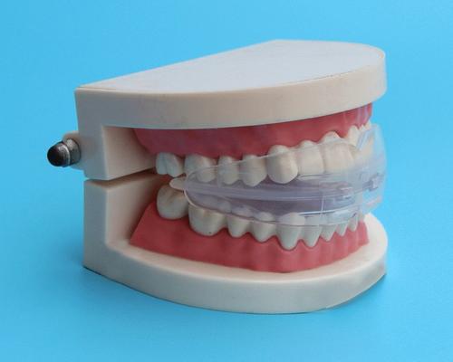 牙齿矫正保持器