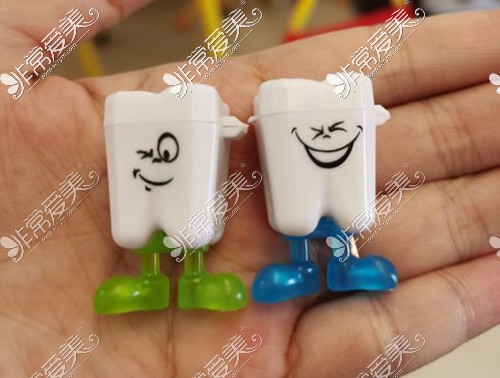 牙线盒