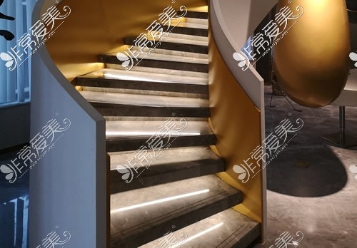 北京焕誉整形大厅楼梯展示