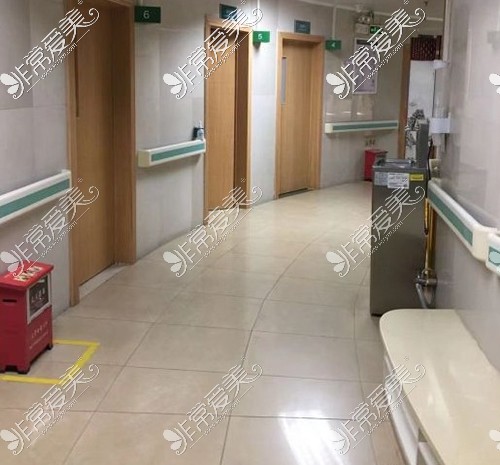禅城中心医院整形外科走廊环境