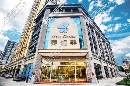 新版成都假体隆胸手术价钱表,花样年华曼托傲诺拉超便宜!