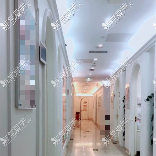 北京壹加壹医疗美容医院走廊环境