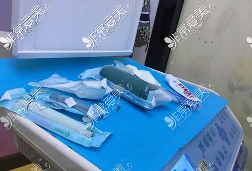 深圳雅医生口腔牙齿治疗工具展示