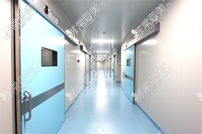 南宁爱思特整形医院手术室走廊