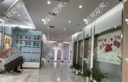 重庆牙卫士口腔医院走廊环境图